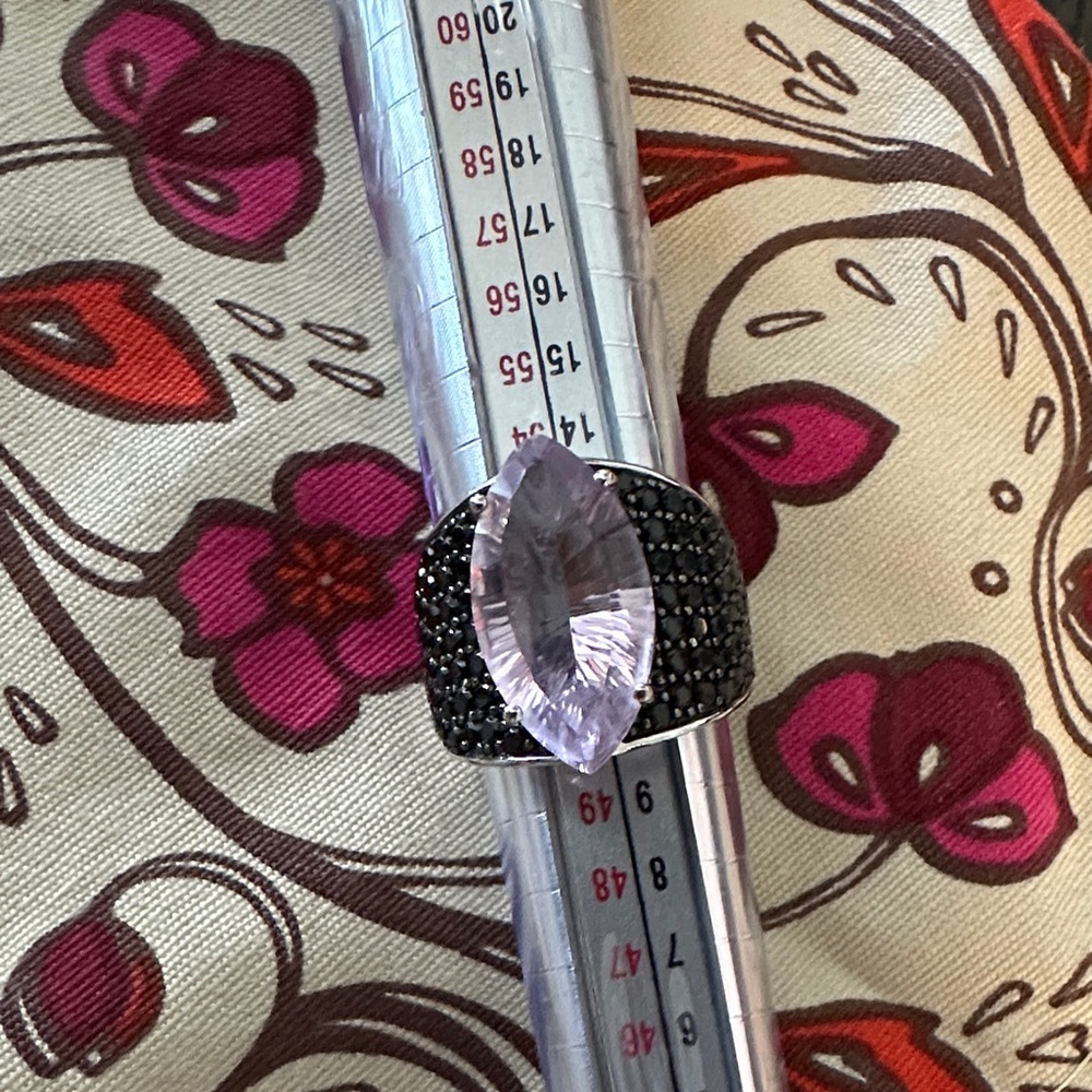 Elegant Silver and Black Gemstone Ring Sz 6